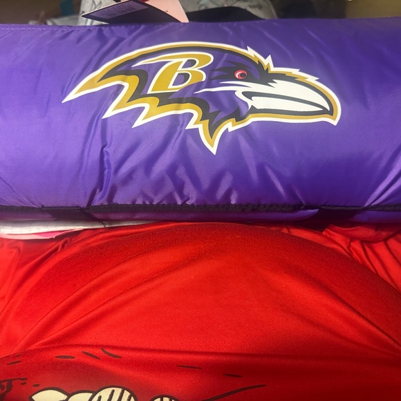 Baltimore Ravens Athletic Purple and Gold NFL Waterproof/Fleece Stadium Blanket - Picture 6 of 7